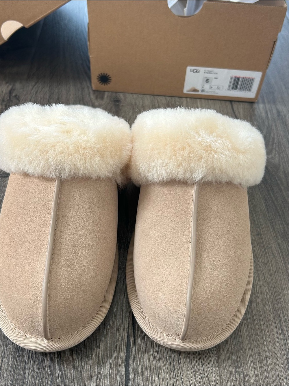 BRAND NEW UGG Women's Chestnut Suede Plush Cuff Slippers - Picture 6 of 7